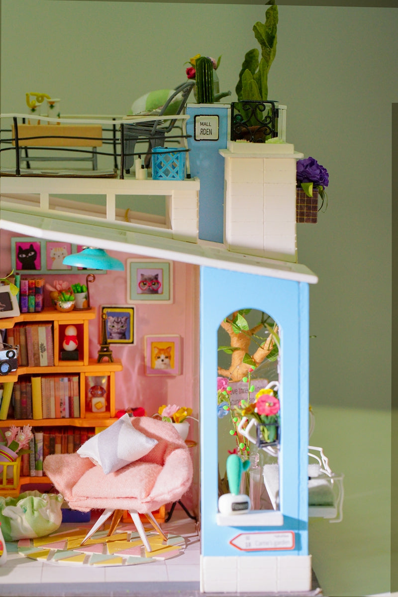 Rolife Dora’s Loft Miniature House DG12