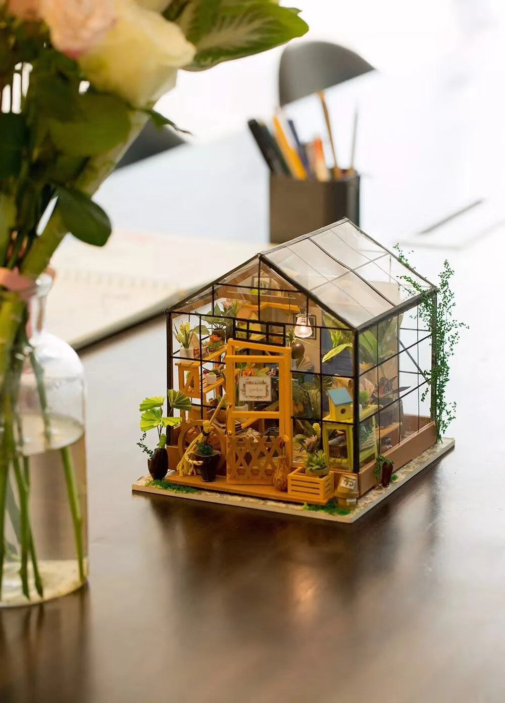 Rolife Cathy's Flower House DIY Miniature House DG104 DI miniature house kits.